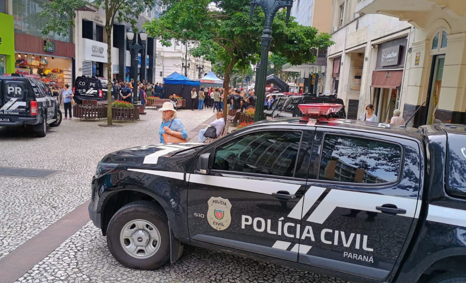 PCPR participa de caminhada em combate ao mosquito da dengue em Curitiba