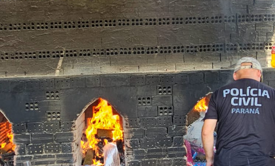 PCPR incinera mais de 2,6 mil quilos de drogas em São José dos Pinhais