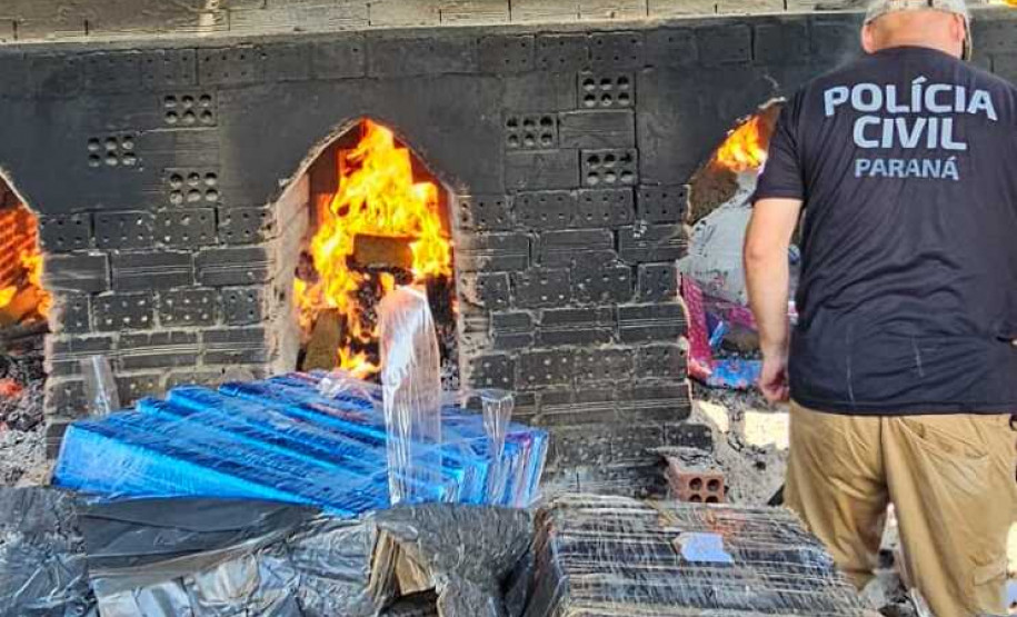 PCPR incinera mais de 2,6 mil quilos de drogas em São José dos Pinhais