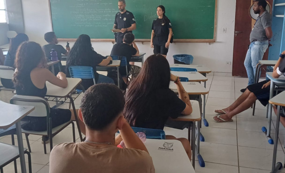 PCPR realiza palestra sobre prevenção de bullying em escola em Pontal do Paraná
