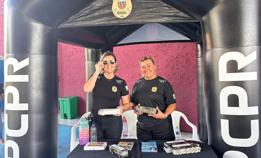 A Polícia Civil de Ibiporã informa que foi instaurado Inquérito Policial para apurar os fatos relacionados à agressão ocorrida na Rua Sândalo, em Ibiporã, onde uma jovem foi vítima de ataque com soda cáustica em pó, sofrendo queimaduras na região dos olhos e da língua.  O crime, que teria sido praticado pelo irmão da vítima, está sendo investigado para esclarecer a motivação, as circunstâncias e o dolo do agressor. A Polícia Civil já iniciou as diligências, incluindo a oitiva de testemunhas, análise de pro