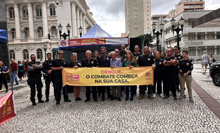 PCPR participa de caminhada em combate ao mosquito da dengue em Curitiba