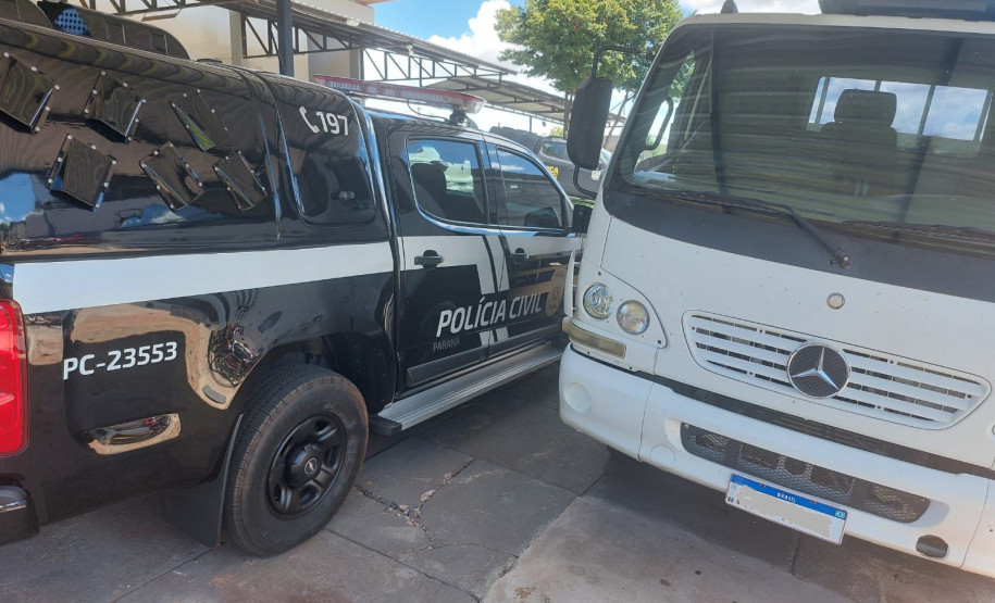 PCPR prende quatro homens e apreende mais de 150 caixas de cigarros em Umuarama