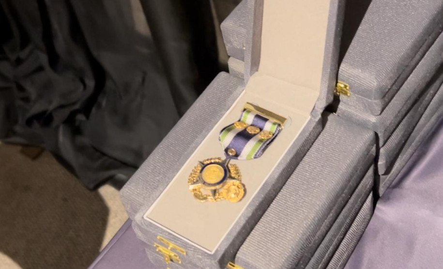 PCPR homenageia servidores com Medalhas de Serviço Policial em Curitiba