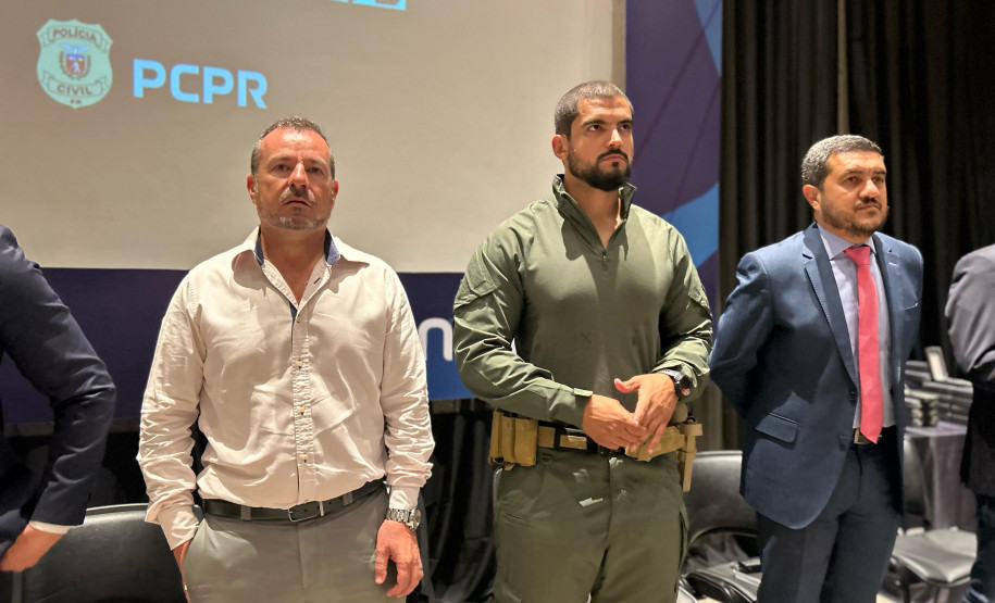 PCPR homenageia servidores com Medalhas de Serviço Policial em Curitiba