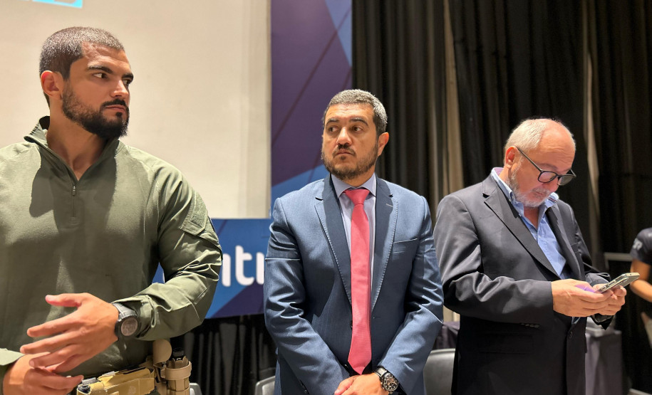 PCPR homenageia servidores com Medalhas de Serviço Policial em Curitiba