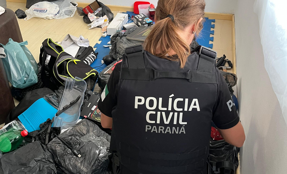 PCPR cumpre mandado de busca e apreensão em combate a pornografia infantojuvenil pela internet na Capital