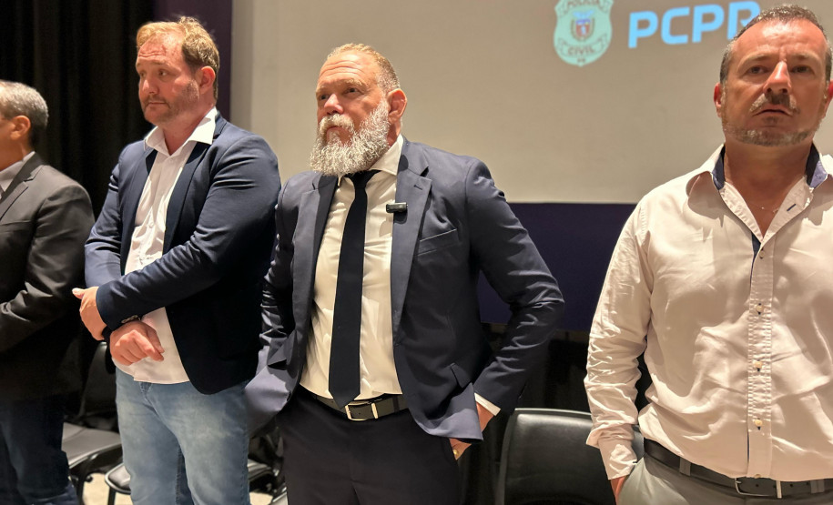 PCPR homenageia servidores com Medalhas de Serviço Policial em Curitiba