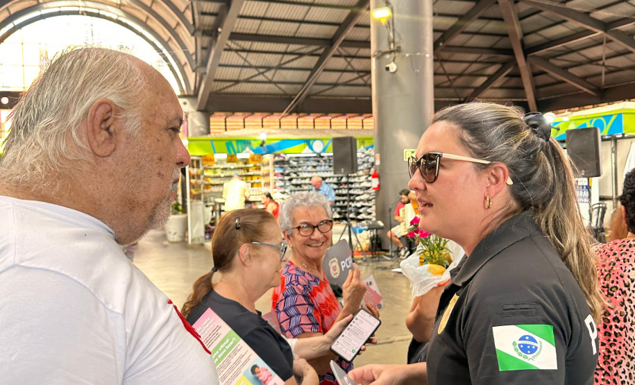 PCPR participa de evento que  divulga serviços públicos de segurança para mulheres e meninas