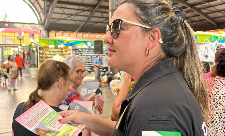 PCPR participa de evento que  divulga serviços públicos de segurança para mulheres e meninas