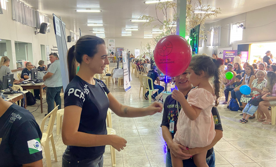 PCPR na Comunidade atende mais de 2,3 mil pessoas no Litoral e nos Campos Gerais