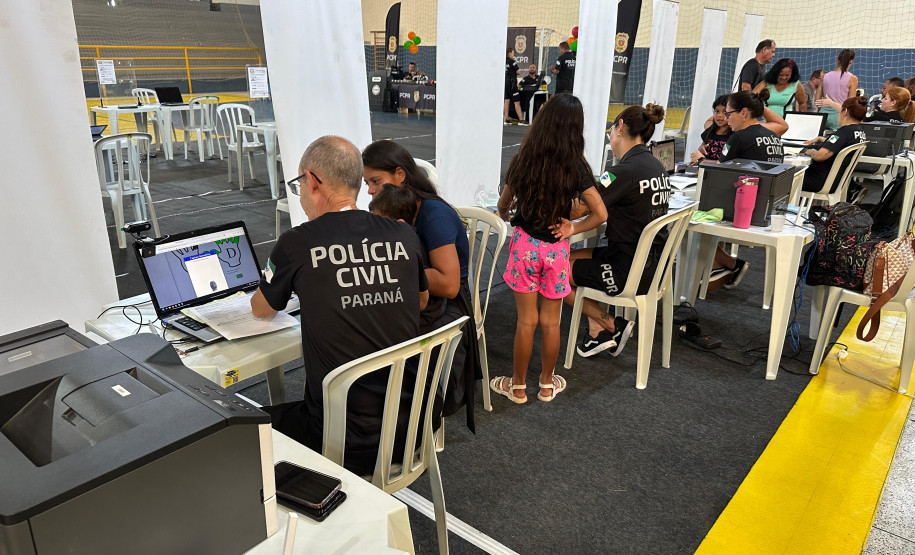 PCPR na Comunidade atende mais de 2,3 mil pessoas no Litoral e nos Campos Gerais