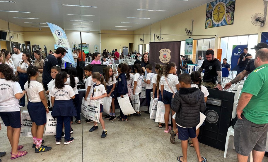 PCPR na Comunidade leva 2,7 mil atendimentos para populações de Sabáudia e Pinhais