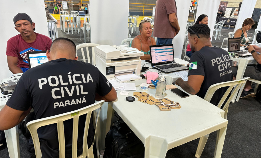 PCPR na Comunidade atende mais de 2,3 mil pessoas no Litoral e nos Campos Gerais