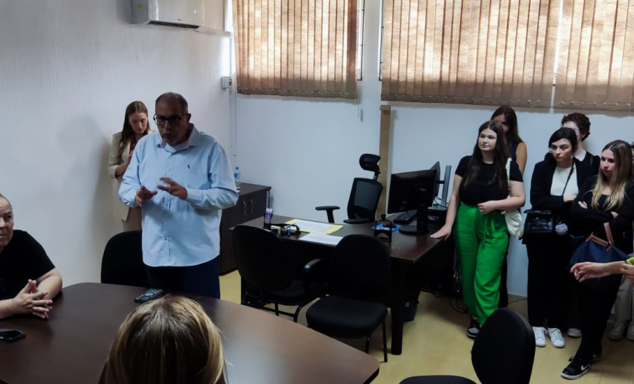 PCPR recebe alunos de Direito para visita técnica na Central de Flagrantes