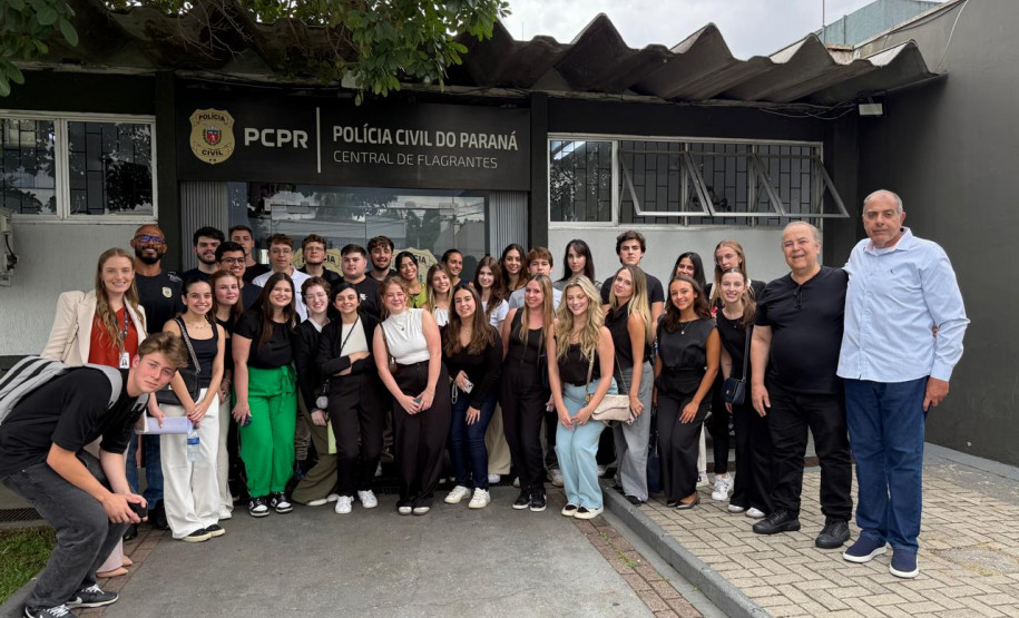 PCPR recebe alunos de Direito para visita técnica na Central de Flagrantes