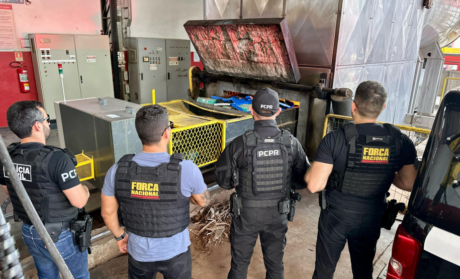 PCPR e Força Nacional incineram aproximadamente meia tonelada de entorpecentes em Cruzeiro do Oeste