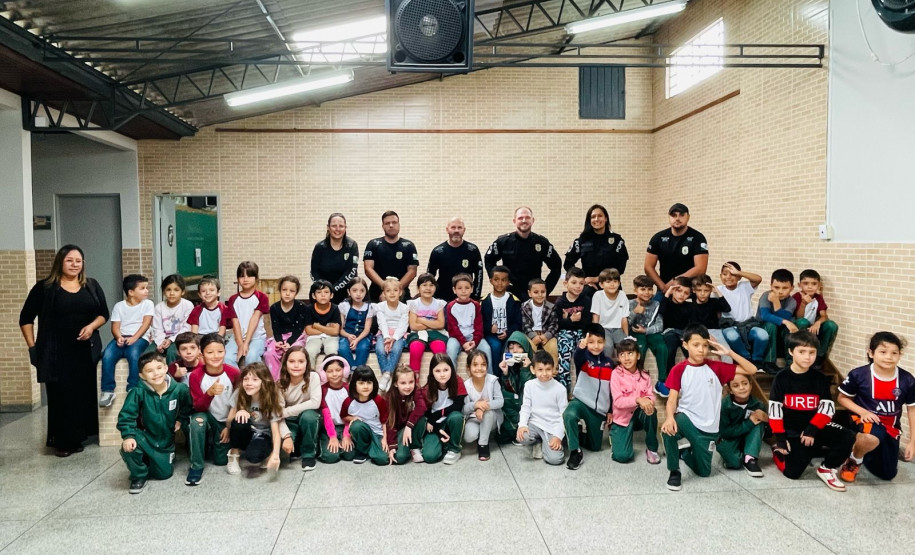 PCPR realiza ação de Páscoa em escola municipal de Colombo