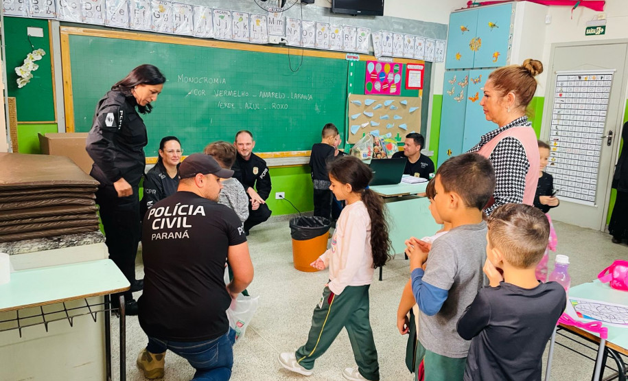 PCPR realiza ação de Páscoa em escola municipal de Colombo