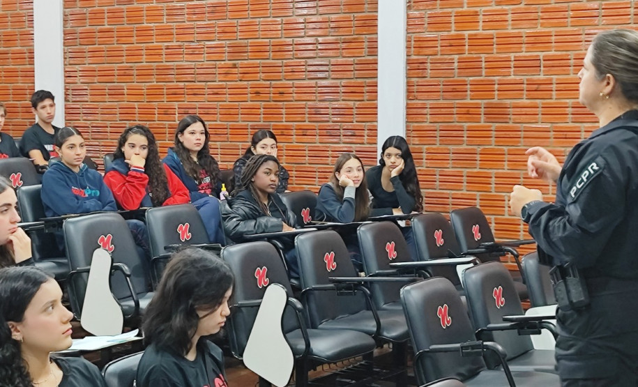 PCPR realiza palestra sobre prevenção ao uso de drogas no Colégio Nobel de Maringá