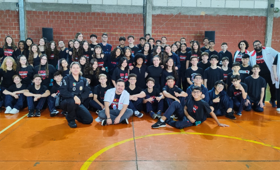 PCPR realiza palestra sobre prevenção ao uso de drogas no Colégio Nobel de Maringá