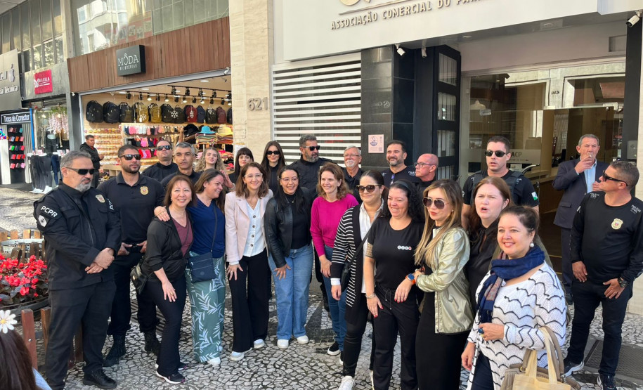 PCPR participa de Caminhada do Bem-Estar de Autocuidado no Centro de Curitiba