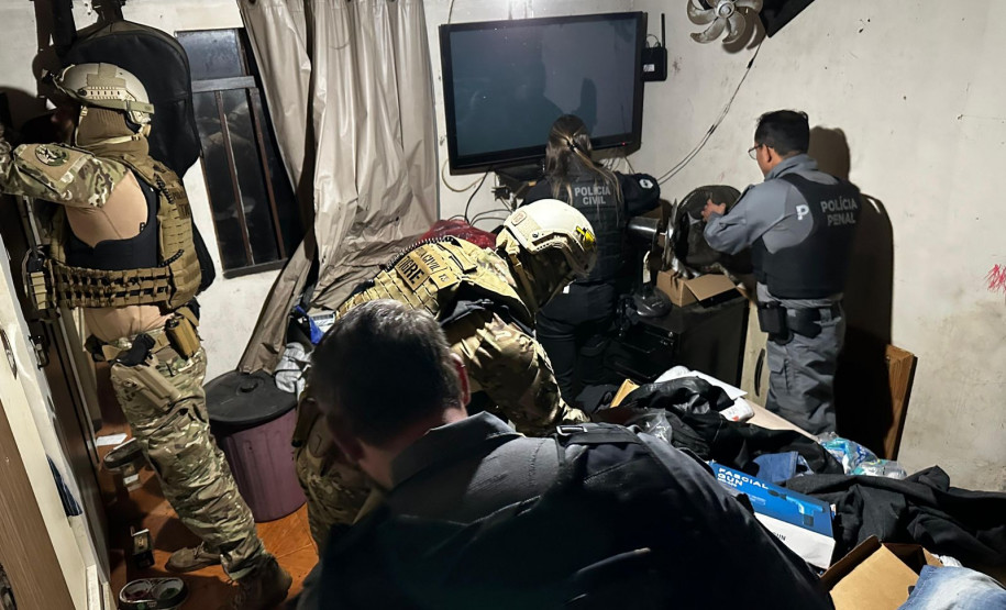 PCPR prende seis em operação contra grupo investigado por crimes praticados em unidade prisional na RMC