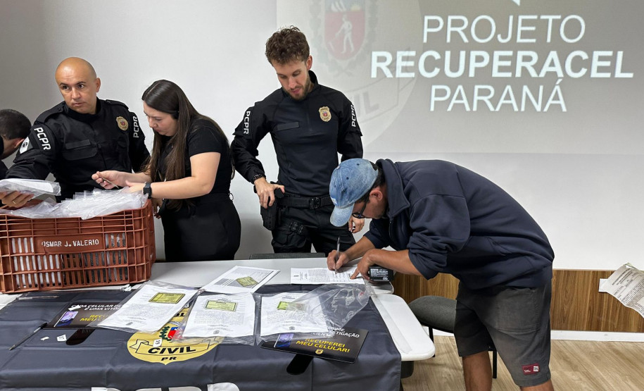 PCPR reúne vítimas para evento de devolução de celulares recuperados em Cascavel