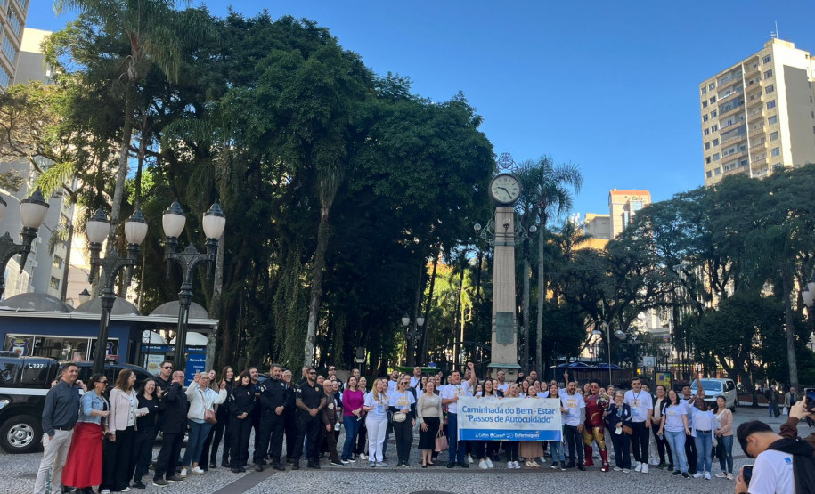 PCPR participa de Caminhada do Bem-Estar de Autocuidado no Centro de Curitiba