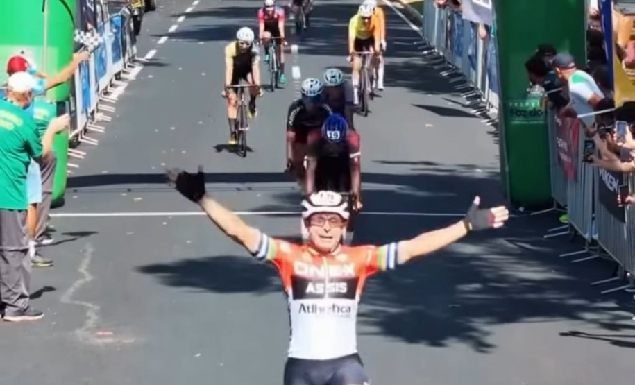 Policial Civil chega em primeiro lugar em competição de ciclismo em Foz do Iguaçu