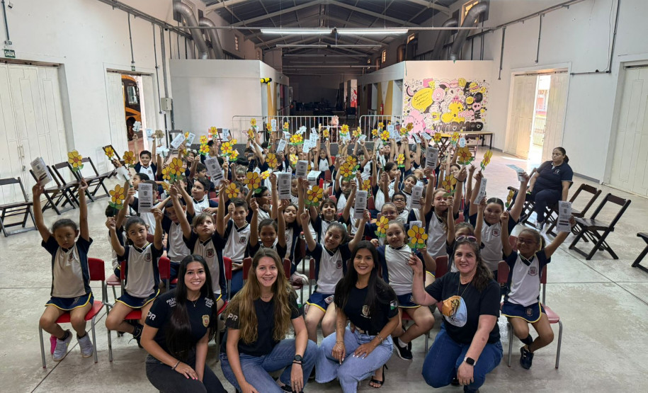 PCPR participa de ação voltada à conscientização e prevenção da violência sexual contra crianças e adolescentes em Arapongas
