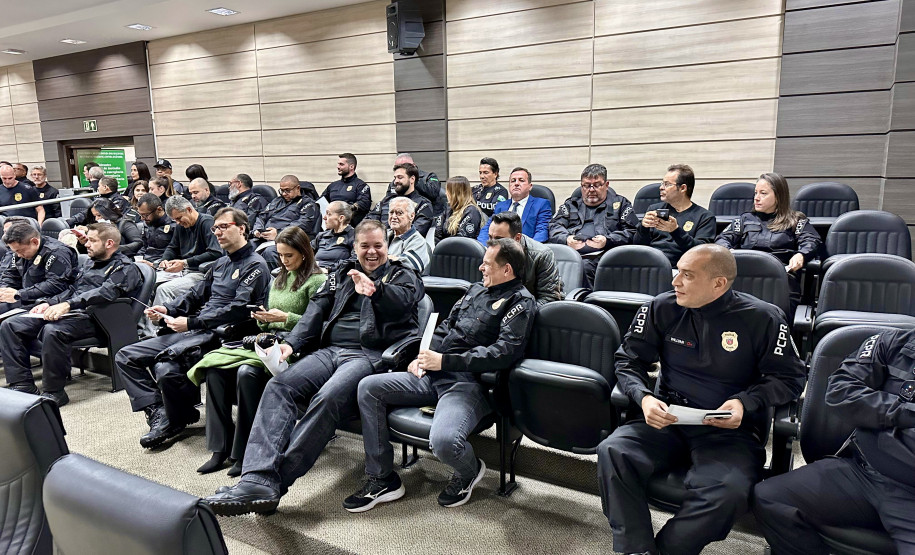 PCPR homenageia 127 servidores com Medalhas de Serviço Policial em Maringá