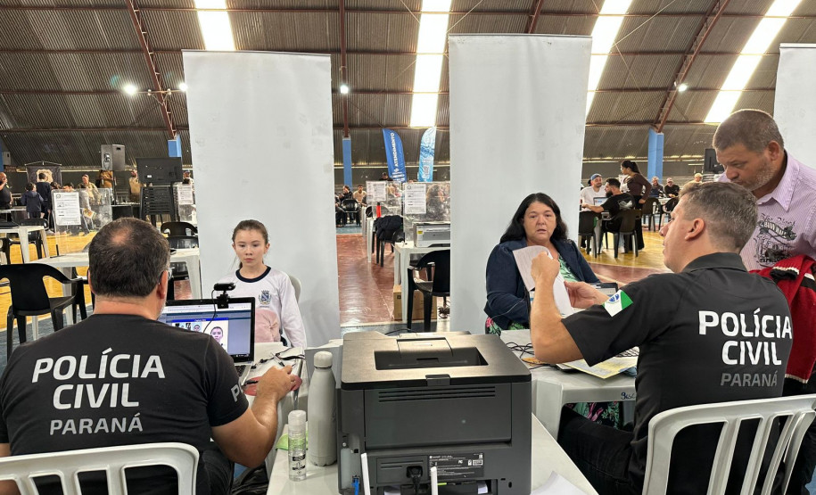 PCPR na Comunidade leva serviços de polícia judiciária a 1,7 mil pessoas em Ortigueira e Telêmaco Borba