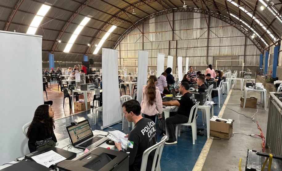 PCPR na Comunidade leva serviços de polícia judiciária a 1,7 mil pessoas em Ortigueira e Telêmaco Borba