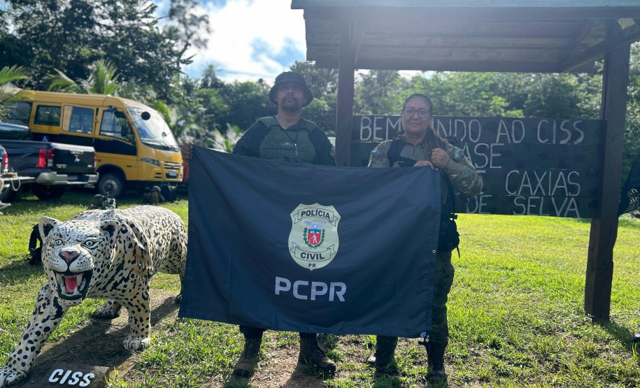 Policial civil recebe treinamento de sobrevivência na selva em Oriximiná, no Pará