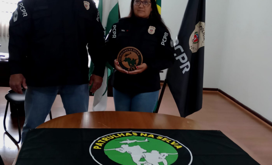 Policial civil recebe treinamento de sobrevivência na selva em Oriximiná, no Pará