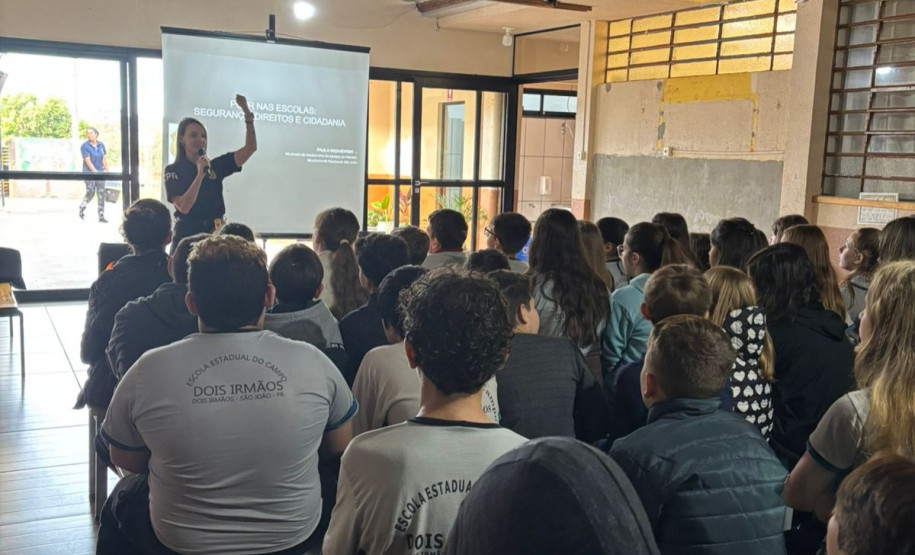 PCPR realiza palestra em escola para alunos sobre segurança, direitos e cidadania no interior de São Jorge do Oeste