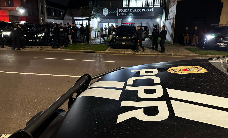 PCPR e PMPR prendem três pessoas em operação no bairro Parolin, em Curitiba