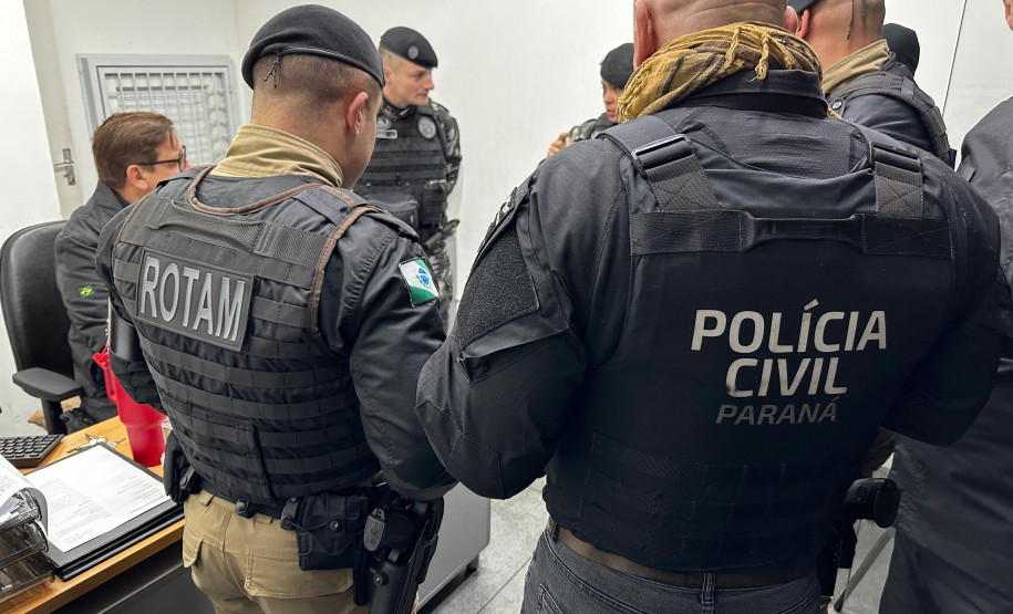 PCPR e PMPR prendem três pessoas em operação no bairro Parolin, em Curitiba