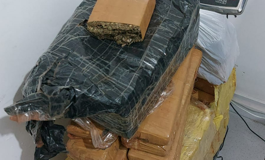 PCPR divulga foto de foragido por roubo e apreende mais de 37 quilos de drogas em Arapongas