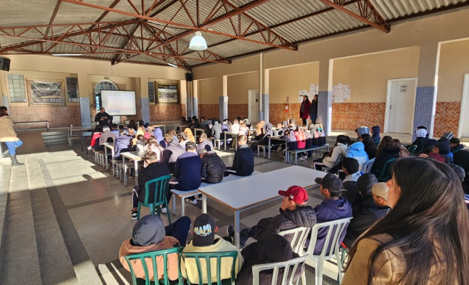 PCPR realiza palestra sobre atos infracionais e bullying em Agudos do Sul