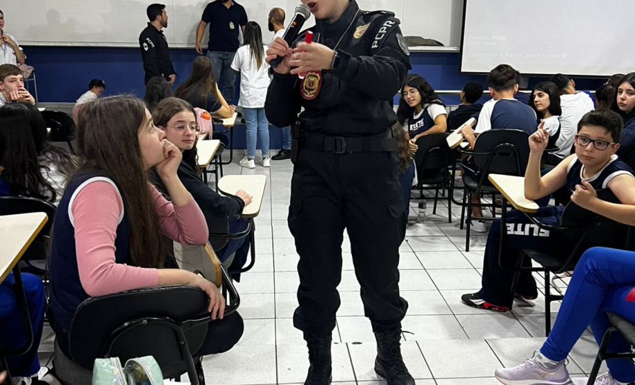 PCPR realiza palestra educativa sobre investigação criminal em escola de Cascavel