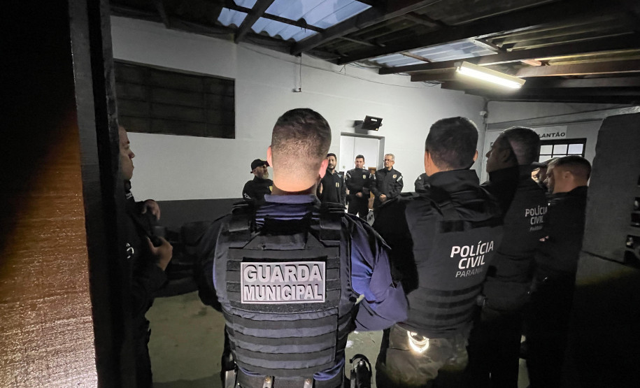 PCPR e GM prendem três pessoas em flagrante por tráfico de drogas em Colombo