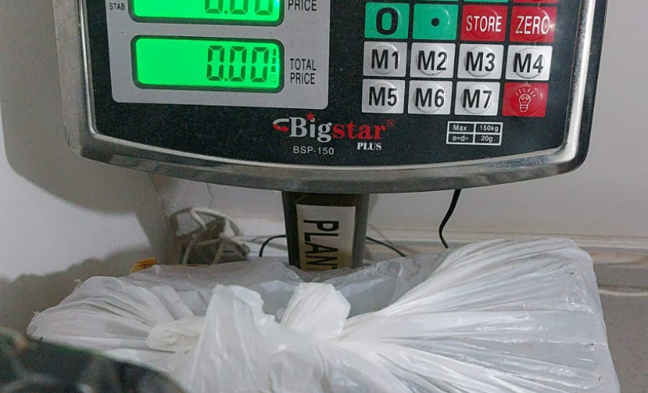 PCPR divulga foto de foragido por roubo e apreende mais de 37 quilos de drogas em Arapongas