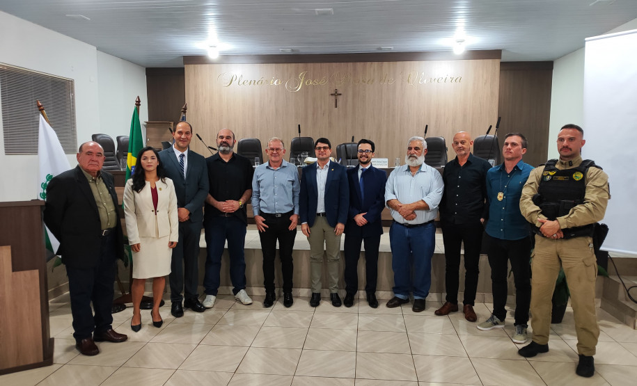 PCPR realiza solenidade de transmissão de titularidade em delegacia de Iretama