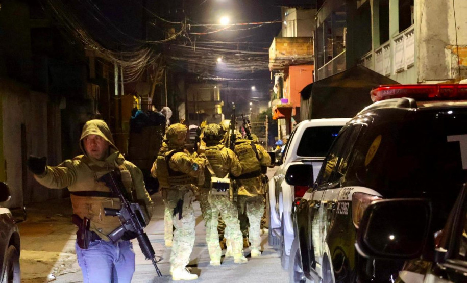 PCPR e PMPR prendem 66 pessoas em megaoperação contra grupo que controlava o tráfico no centro de Curitiba