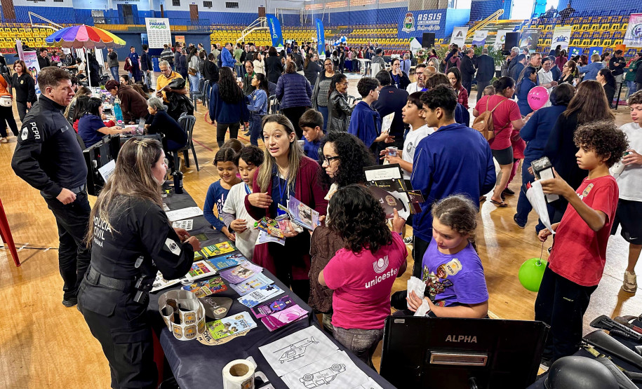PCPR na Comunidade realiza mais de 2,1 mil atendimentos em Assis Chateaubriand e Umuarama