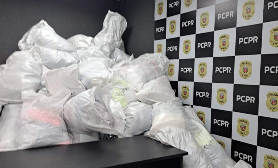 PCPR e Receita Federal prende homem em flagrante e apreendem grande quantidade de produtos falsificados, em Curitiba