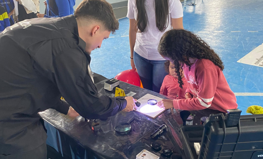 PCPR na Comunidade leva serviços de polícia judiciária para mais de 1,6 mil pessoas em Cândido de Abreu, Jacarezinho e Ponta Grossa