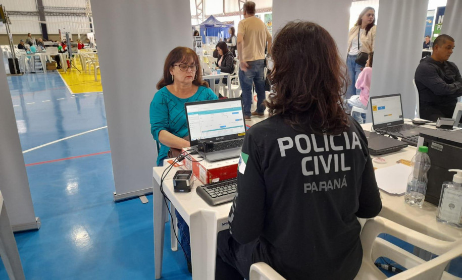 PCPR na Comunidade leva serviços de polícia judiciária para mais de 1,6 mil pessoas em Cândido de Abreu, Jacarezinho e Ponta Grossa